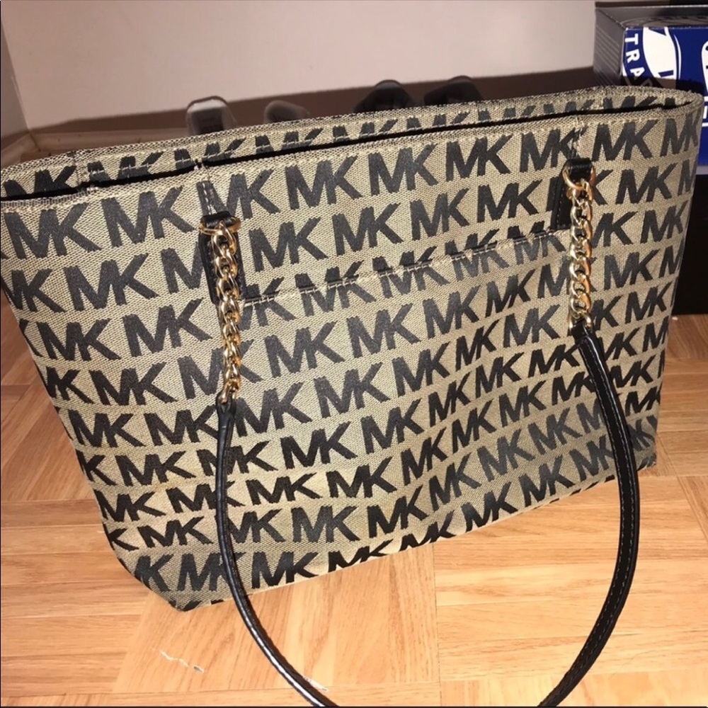 Micheal Kors logo purse black/tan